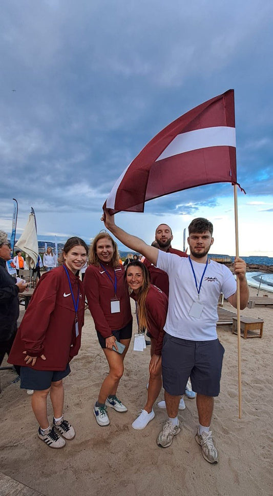 Iedvesmojoša debija Latvijas komandai starptautiskajās ūdens soļošanas